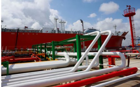 Les prix du pétrole chutent à l'approche de la date limite des droits de douane