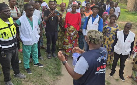 Des survivants d’Ebola retrouvent leurs familles après leur guérison à Bulape