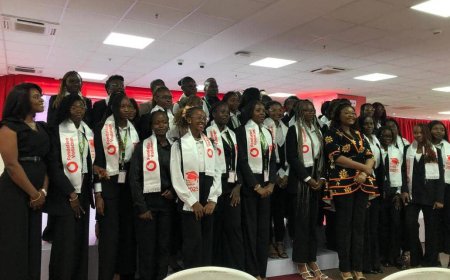 RDC : la Fondation Vodacom remet des bourses d’études à 50 jeunes filles dans les domaines des Stem