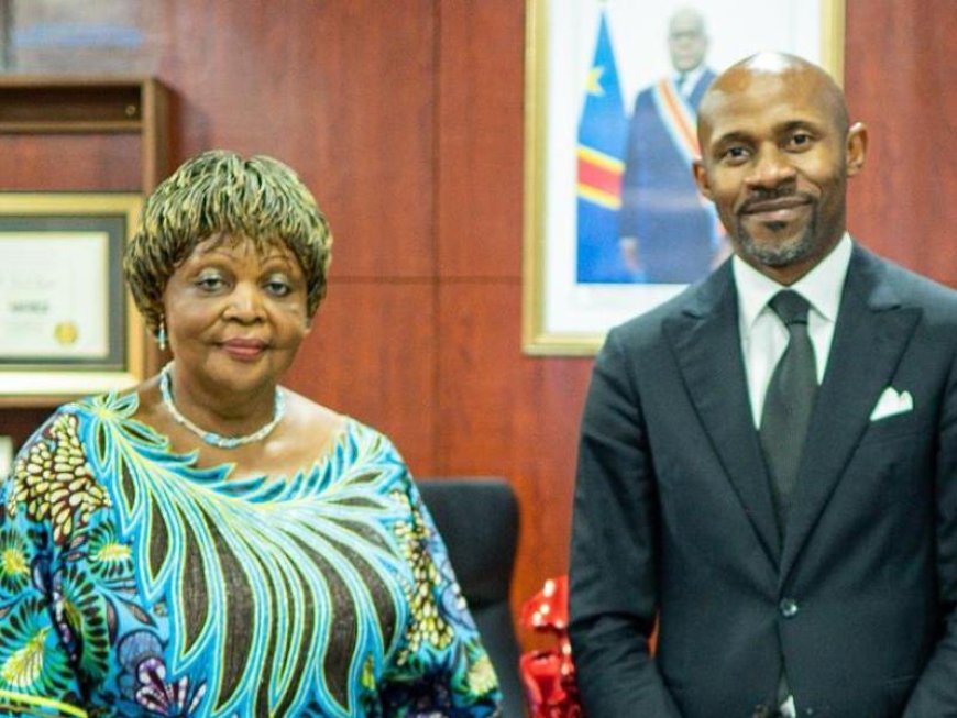 Kinshasa : Patrick Muyaya échange avec Pauline Kabangu, première femme journaliste congolaise, sur son parcours dans les médias publics