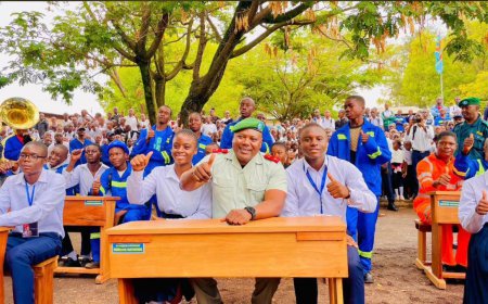 Haut-Katanga : l’Athénée de la Kenya doté de 1.000 bancs par le Service national