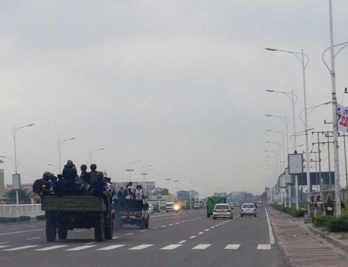 RDC: le gouvernement interdit l’usage des escortes, sirènes et gyrophares jusqu’à nouvel ordre