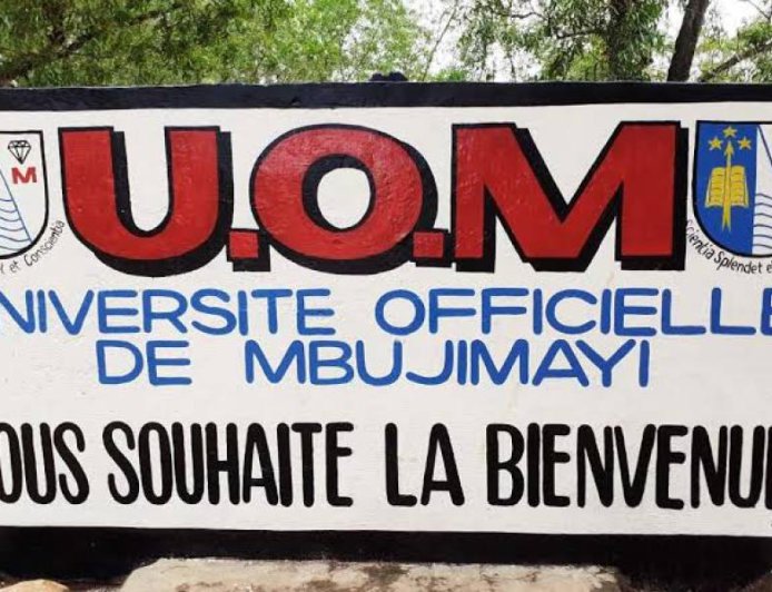Kasaï-Oriental : 44 étudiants en médecine exclus pour fraude et corruption à l’Université officielle de Mbuji-Mayi