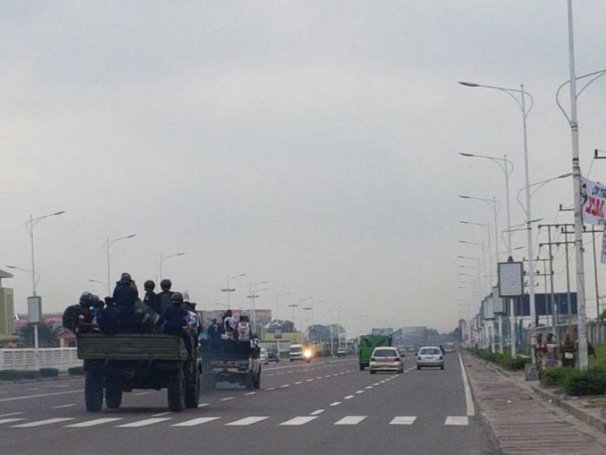 RDC: le gouvernement interdit l’usage des escortes, sirènes et gyrophares jusqu’à nouvel ordre