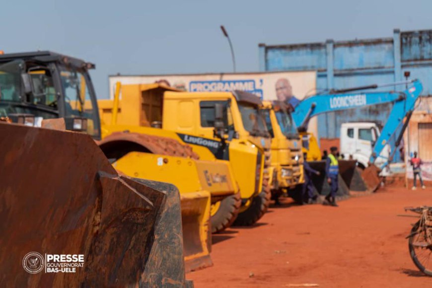 Présentation d'engins pour la réhabilitation et la construction des routes du Bas-Uele