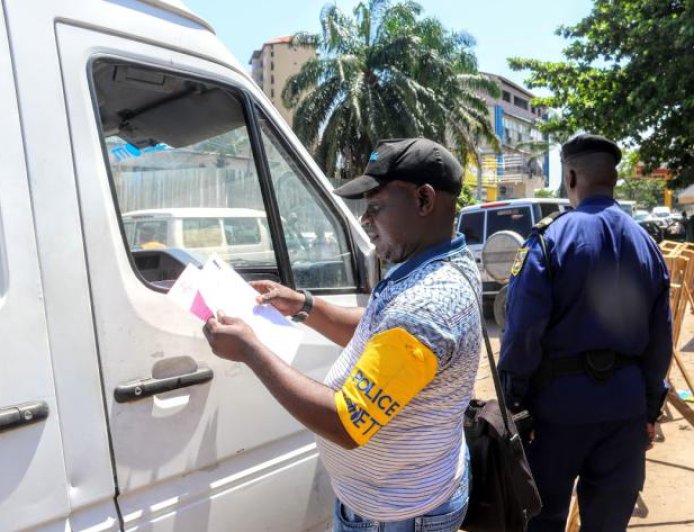 Début ce lundi des contrôles du permis de conduire, du contrôle technique, de la vignette à Kinshasa