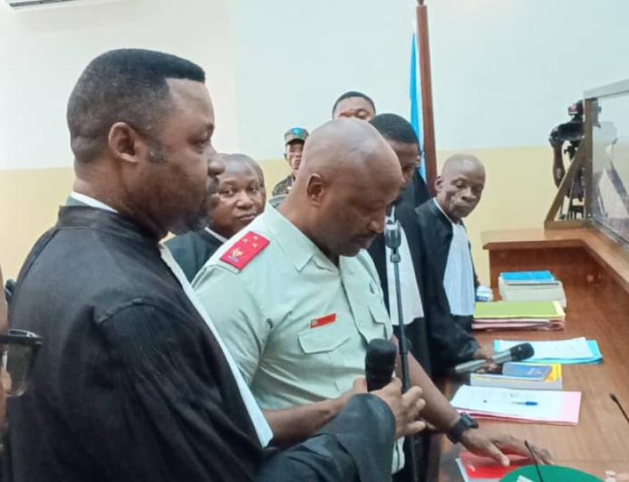 Procès Yav Philémon : la défense dénonce un dossier "mal ficelé" après quatre ans de détention et de saisie des téléphones