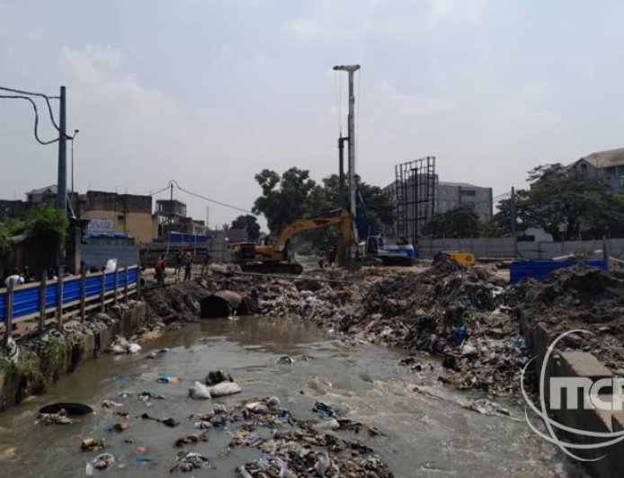 Kinshasa : inquiétude sur la durée des travaux du pont sur la rivière Kalamu